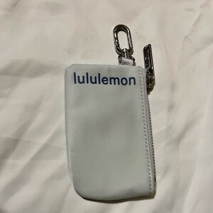 Lululemon pouch with clip